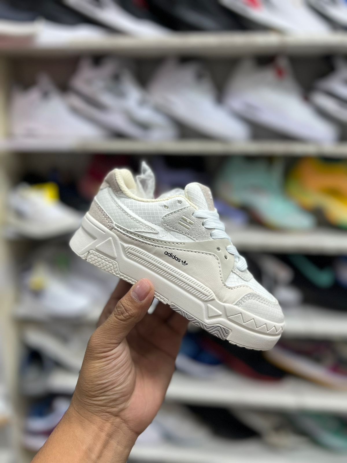 ADIDAS DASH - GRIS