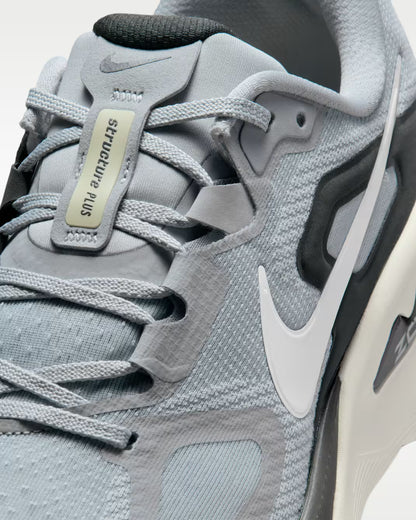 Nike Structure Plus